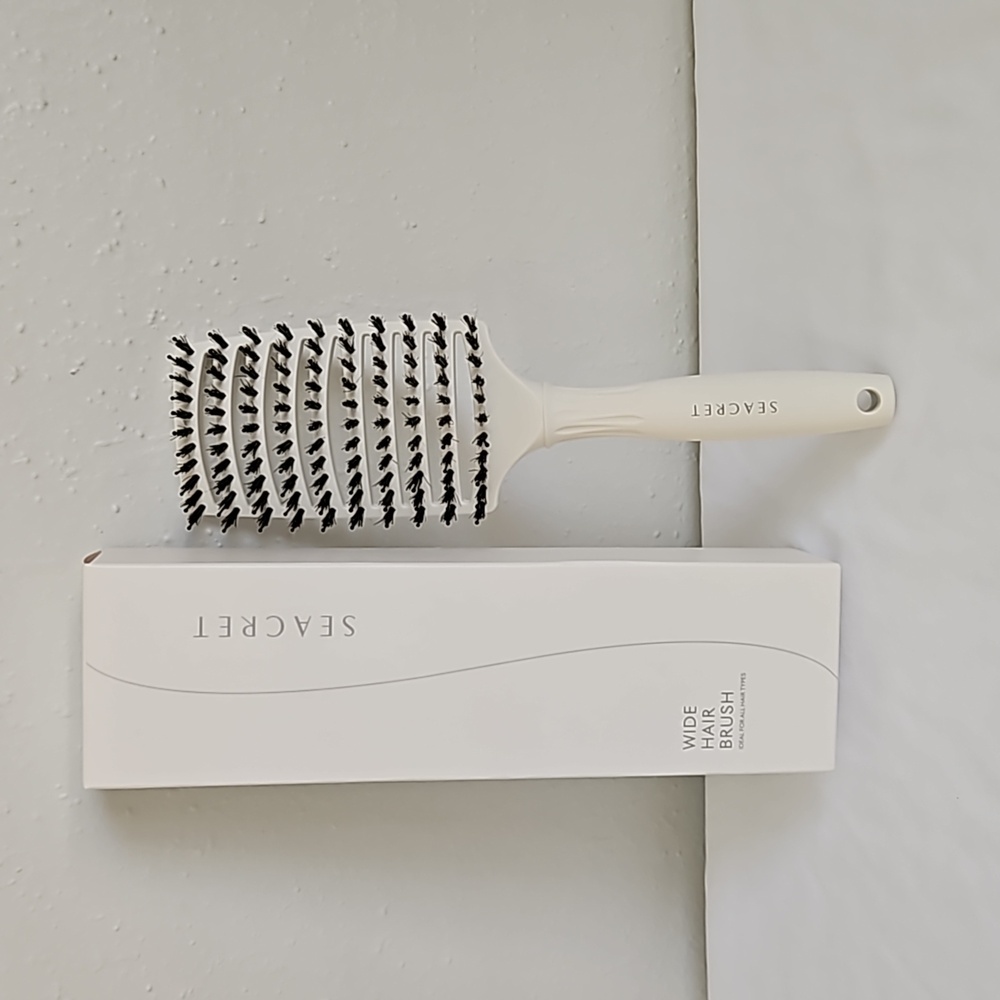ERGONOMIC Seacret hair brush